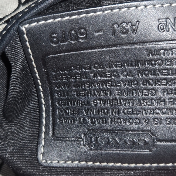 Coach Vintage crossbody 2003 - Picture 6 of 9